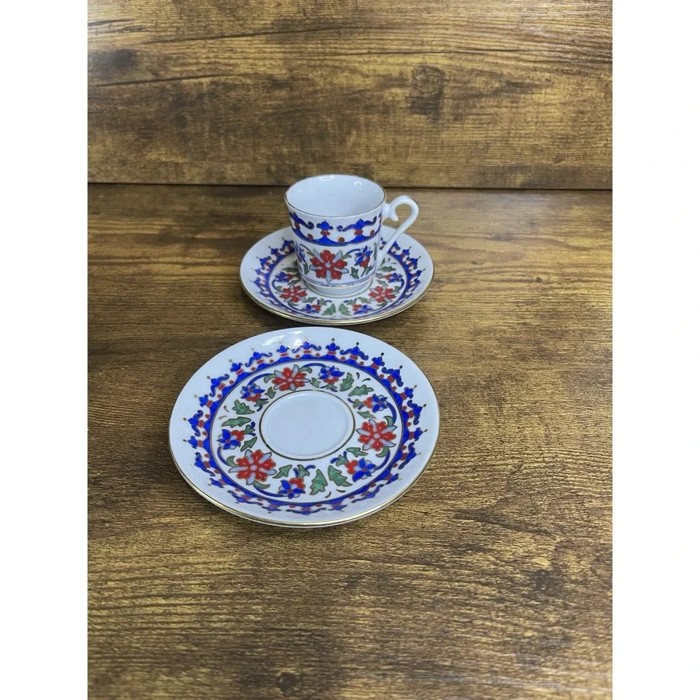 Cup and 2 saucer from turkey Blue gold edges‎